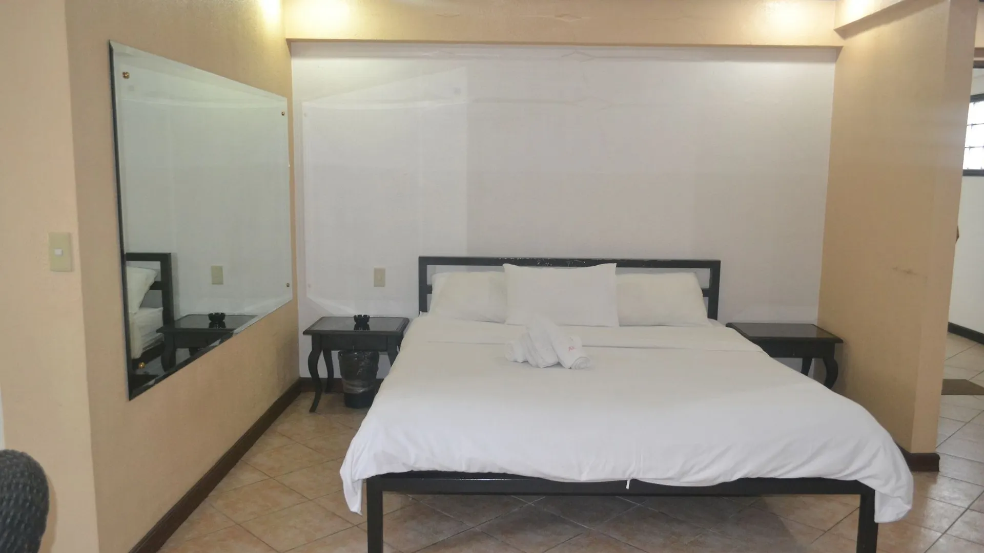 酒店 Apartelle Royal 安吉利斯
