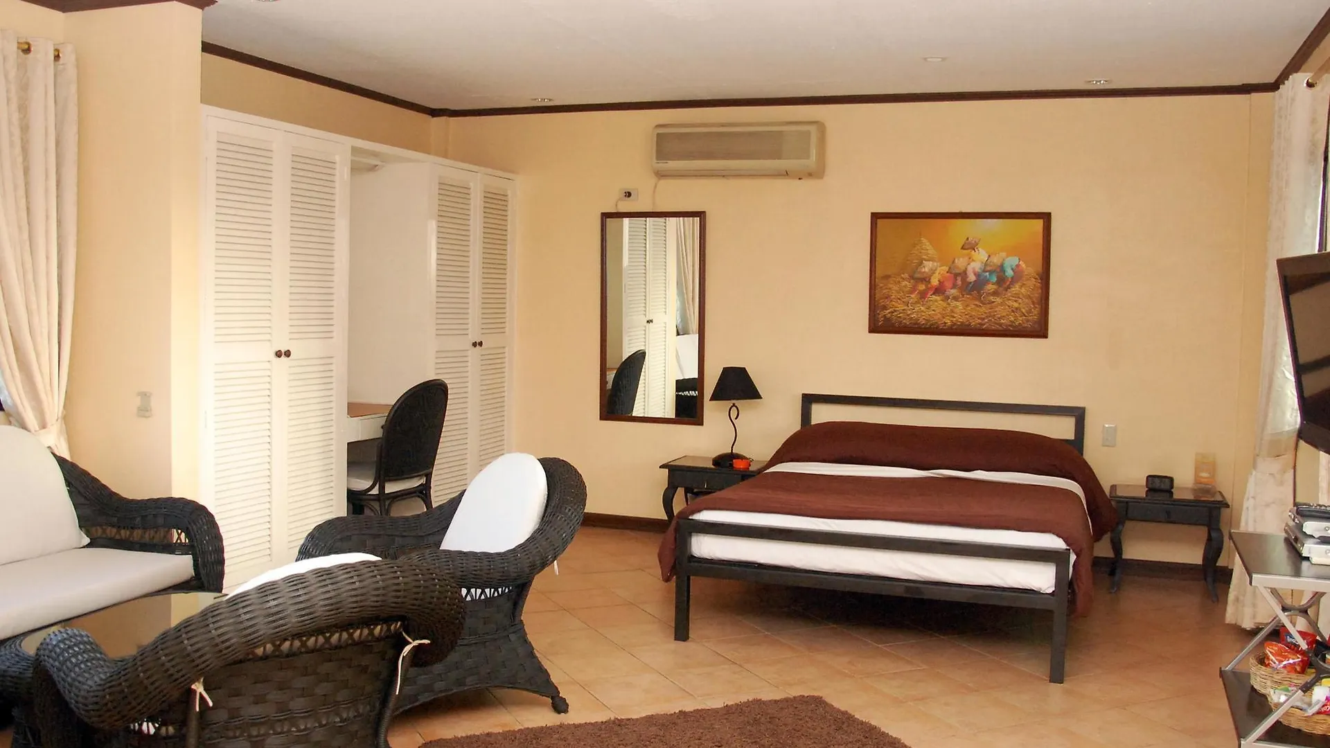Hotel Apartelle Royal Ángeles