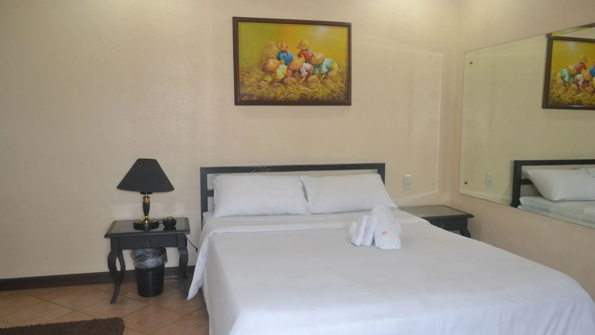 Apartelle Royal Ángeles Hotel