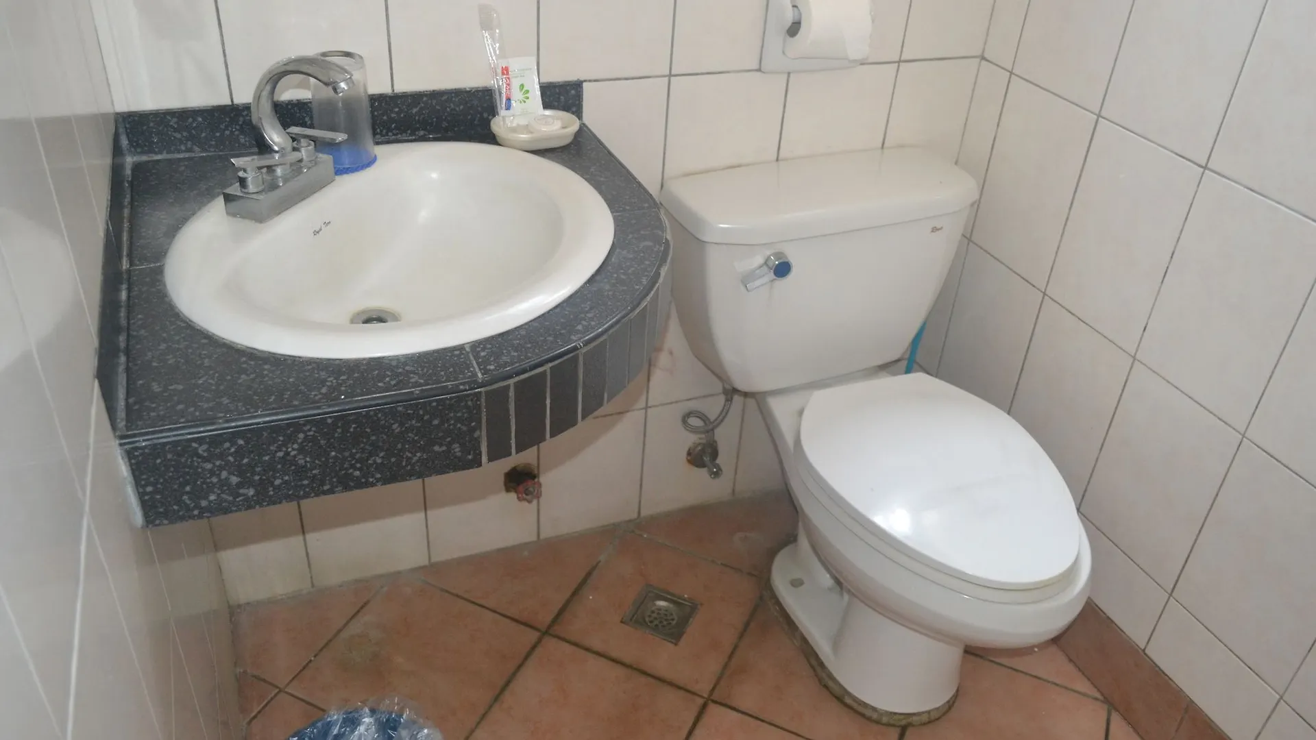 Apartelle Royal Ángeles 2*,