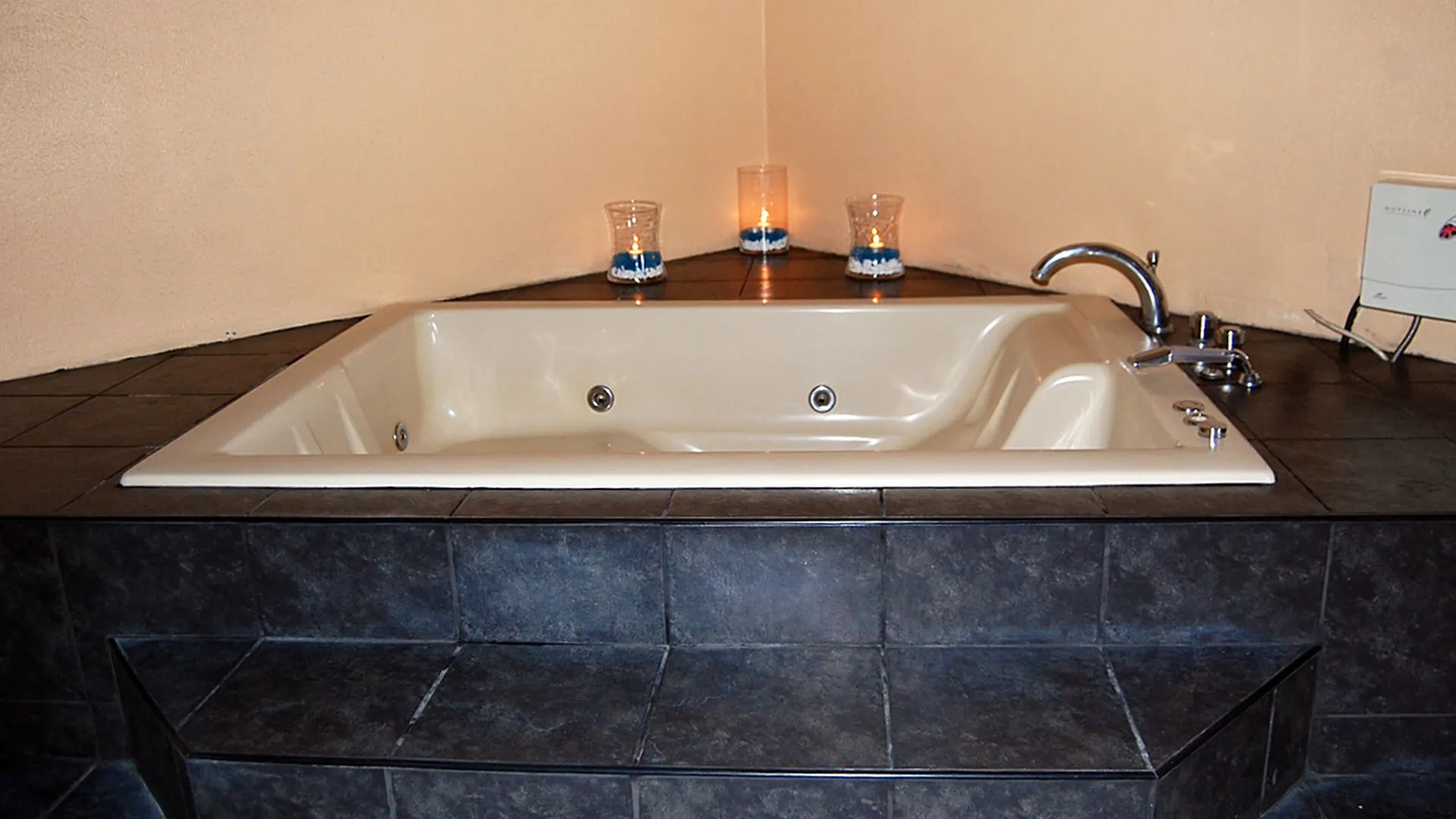 Apartelle Royal Ángeles 2*,  Filipinas