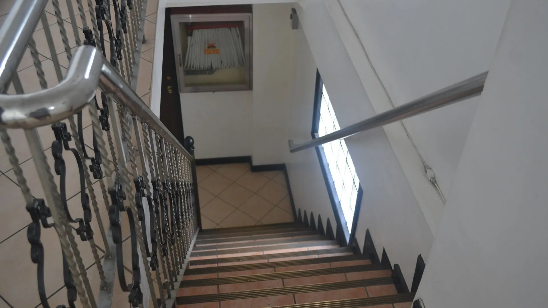 Apartelle Royal Ángeles 2*,  Filipinas